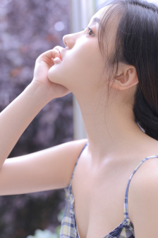 扒开内裤边吃奶XXOO外国网站